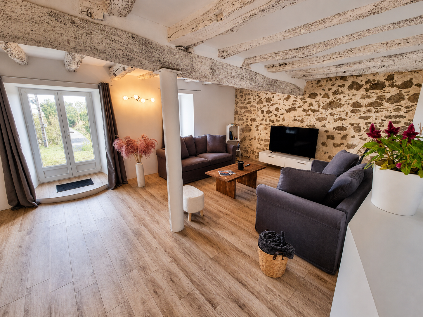 Salon d’une maison de caractère dans le Lauragais